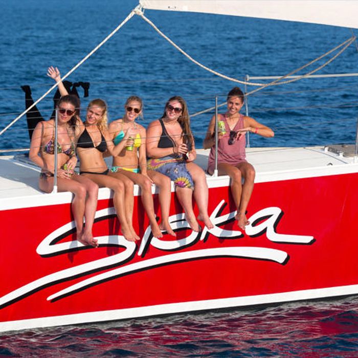 Siska maxi racing yacht sailing the Whitsundays